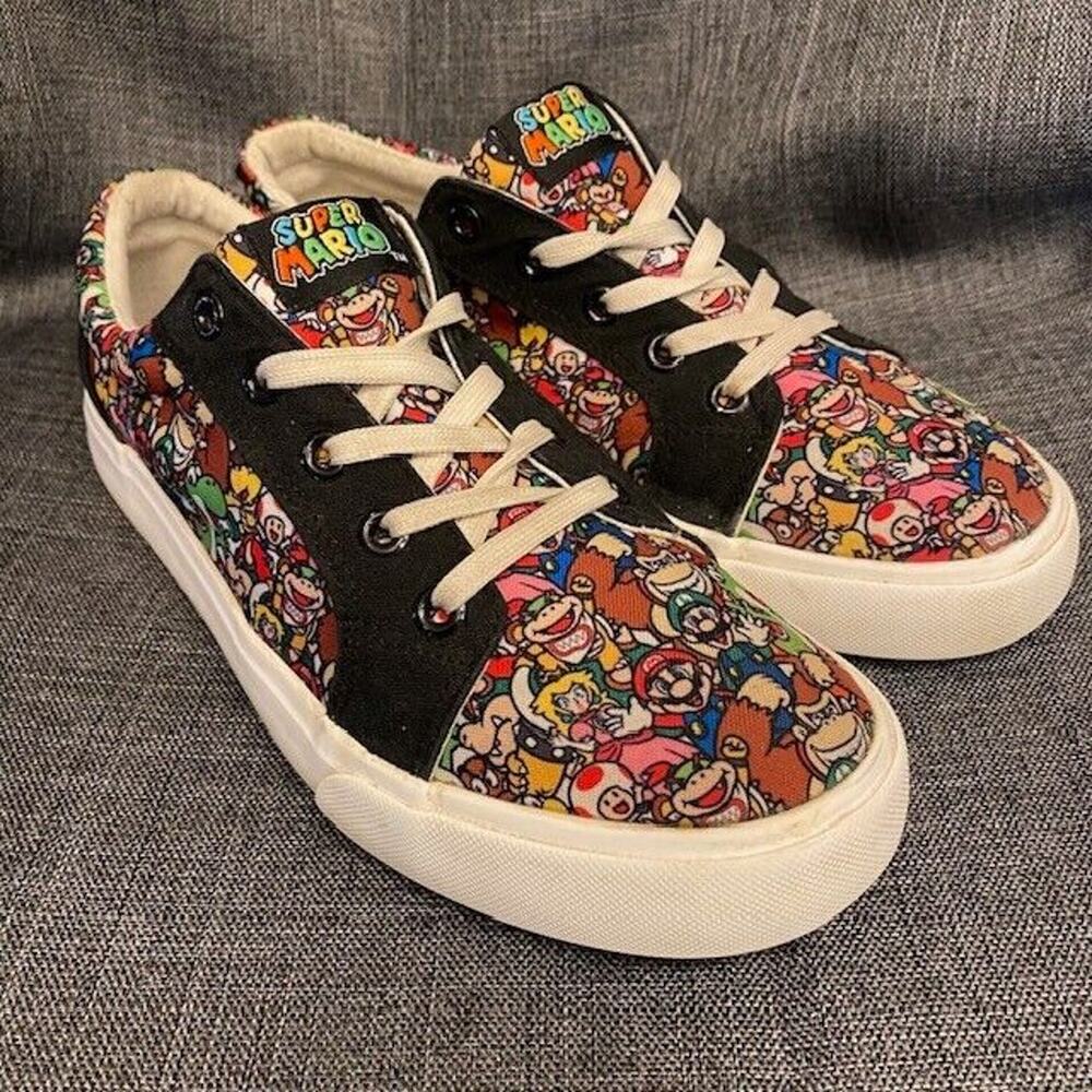 Super Mario Kids Size 6 Nintendo Canvas Shoes Sneakers